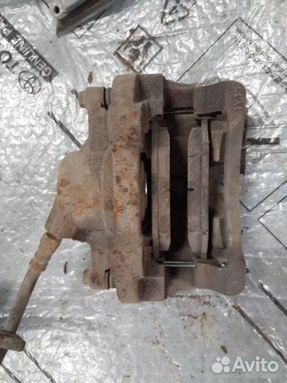 Суппорт передний левый Chery Very A13