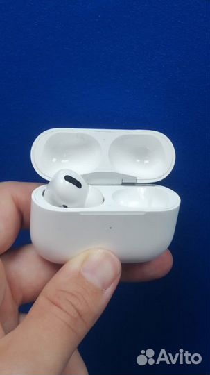Airpods Pro кейс и левый наушник