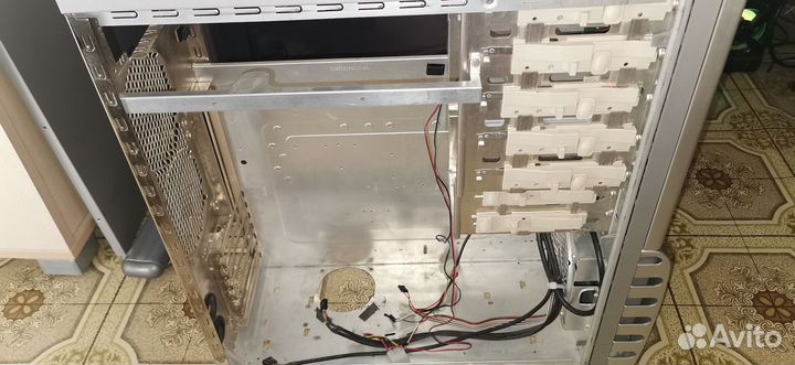 Корпус пк алюминиевый gigabyte