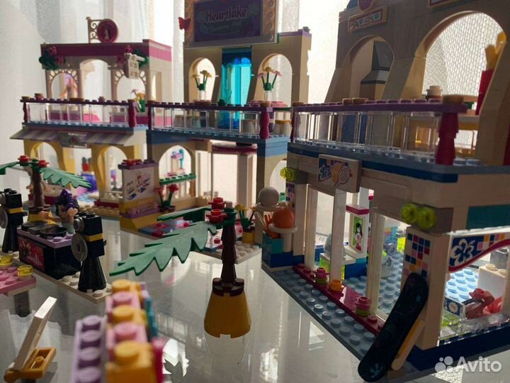 Lego friends: торговый центр Хартлейк сити