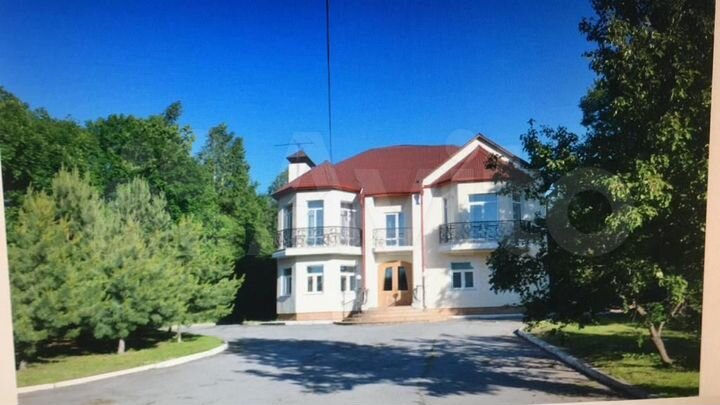 Дом 285 м² на участке 1,1 га