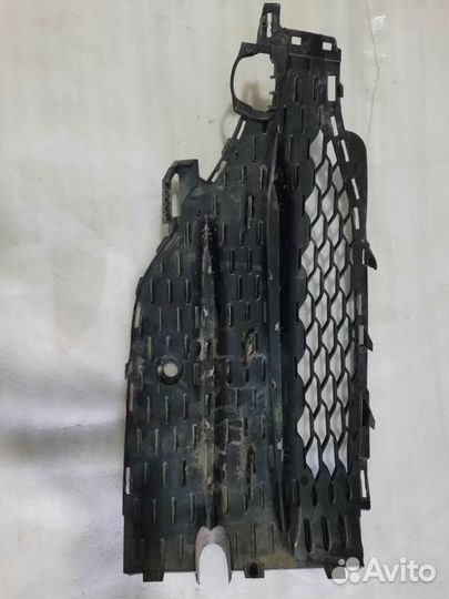 Решетка в бампер передняя правая Mercedes-Benz Gle