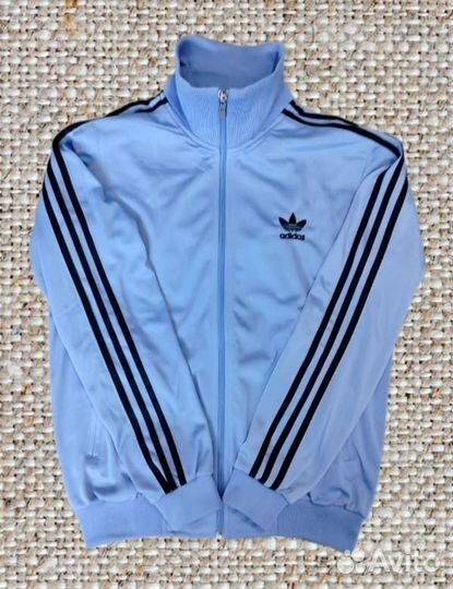 Новый спортивный костюм adidas