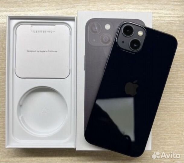 Телефон iPhone 13