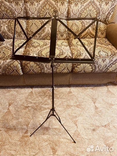 Пюпитр для нот и подставка для ноги гитариста