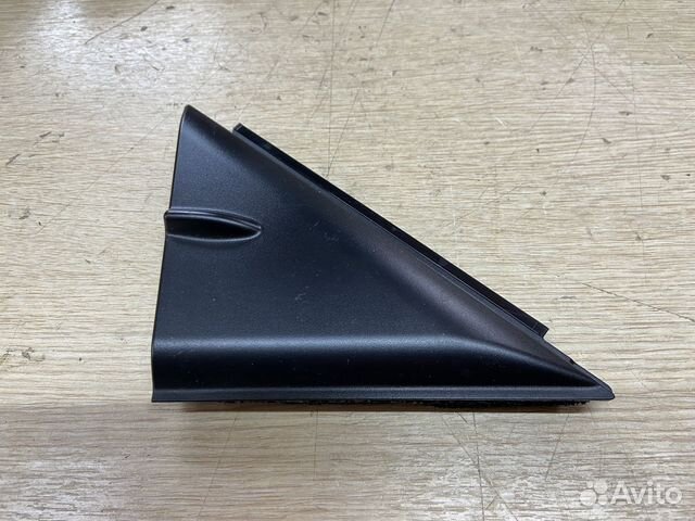 Накладка на дверь передняя правая Toyota Camry 75