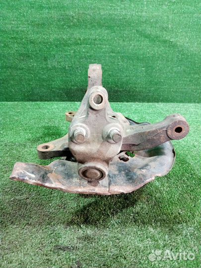 Кулак поворотный передний правый Toyota Estima