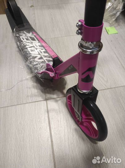 Новый самокат для девочки