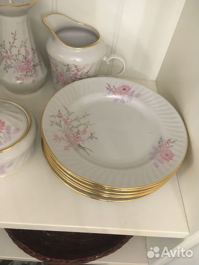 Фарфоровый чайный сервиз