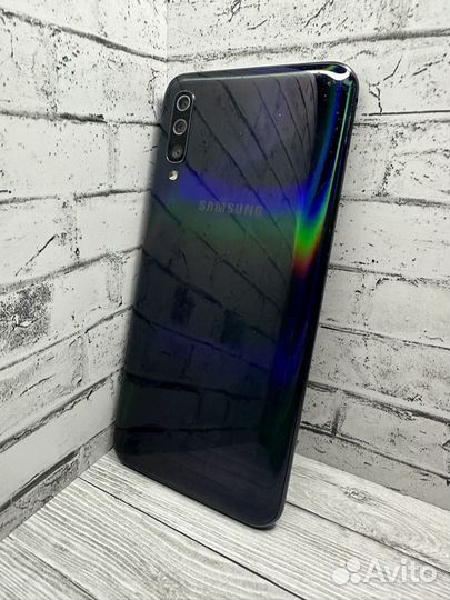 Samsung Galaxy A50, 4/64 ГБ