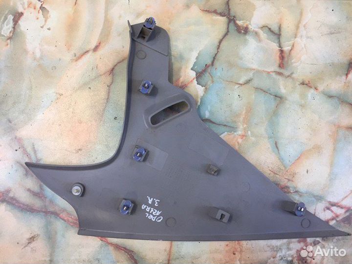 Обшивка стойки задняя правая Opel Astra H sedan