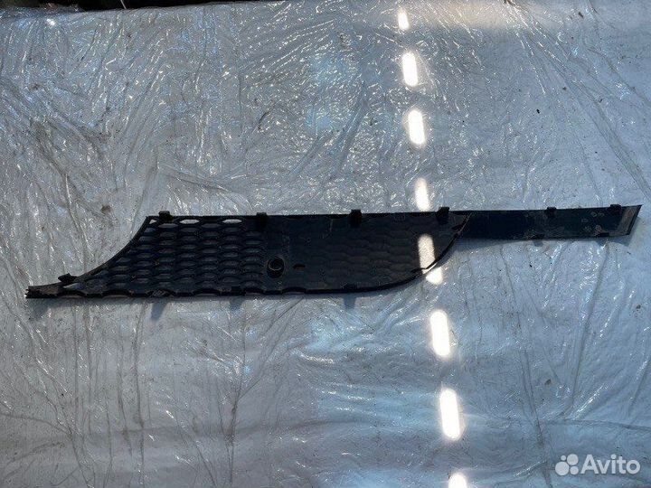 Накладка решетки капота Mercedes-Benz