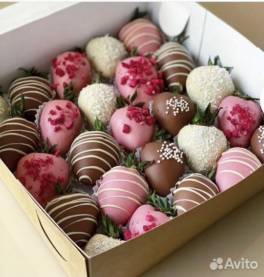 Клубника в шоколаде в коробочке большой выбор