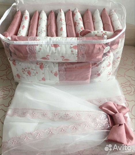 Комплект в кроватку новый