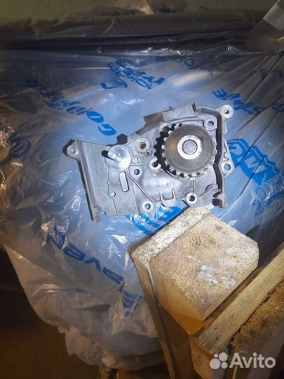 Водяная помпа Рено Симбол