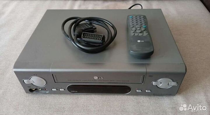 Видеомагнитофон LG LV 971