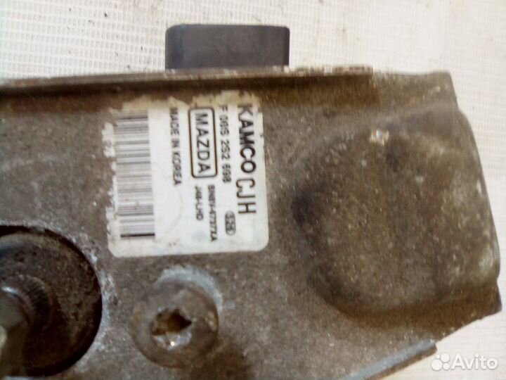 Моторчик стеклоочистителя Mazda 3