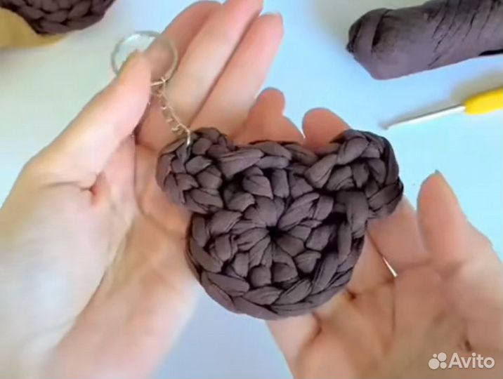 Вязаные брелки