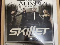Автографы группы Skillet
