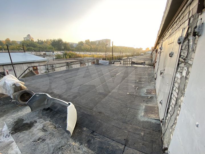 Гараж, > 30 м²