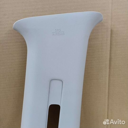 Обшивка центральной стойки прав Nissan Murano Z52