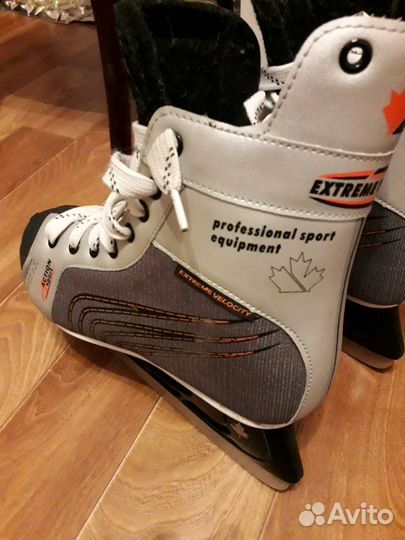 Коньки хоккейные