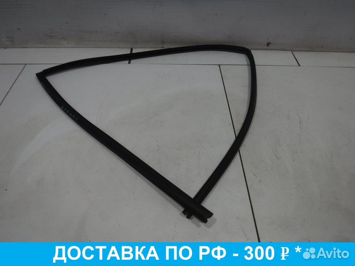 Уплотнитель стекла двери Lancer 9