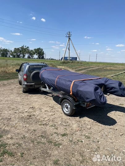 Лодка с мотором