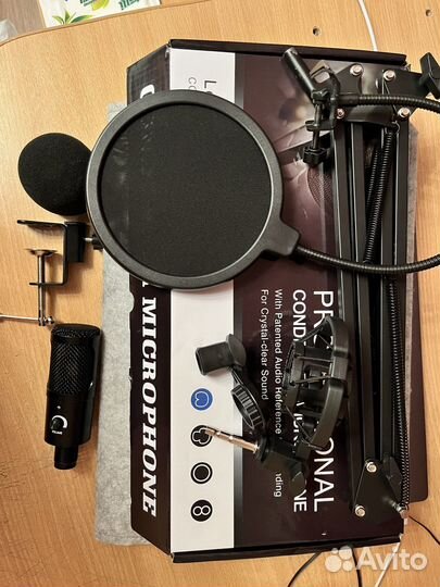 Студийный микрофон и звуковая карта