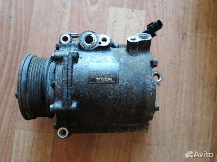 Компрессор кондиционера Mitsubishi Lanser X