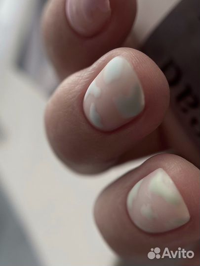 Модель на маникюр