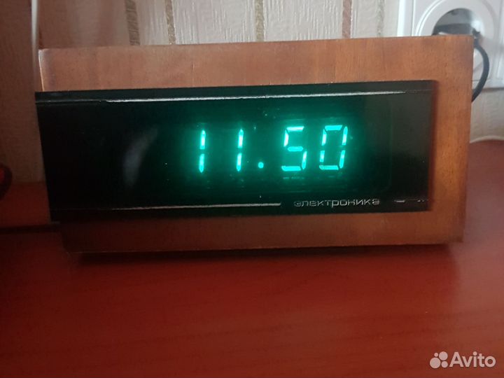 Часы-будильник Электроника