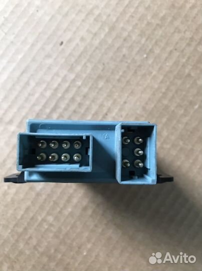 Блок управления ремнями безопасности Мерседес W124