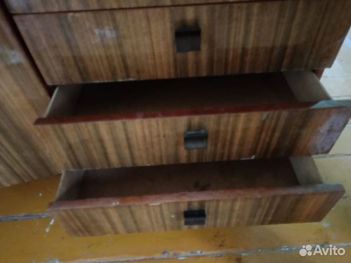 Шкаф сервант бу