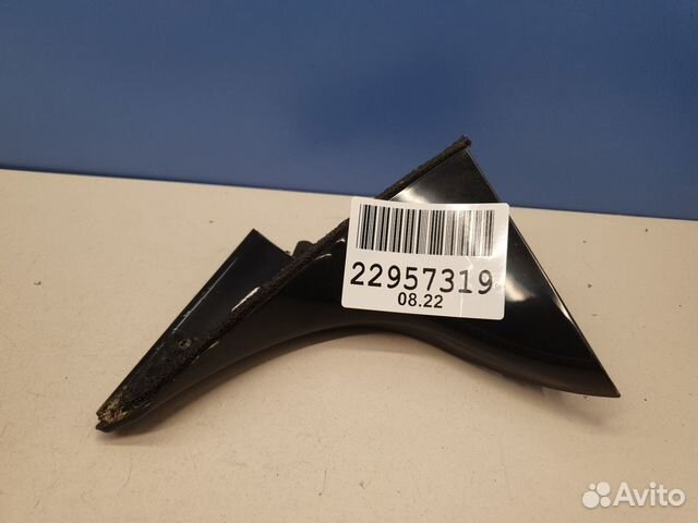 Спойлер двери багажника правый Nissan Qashqai J11E