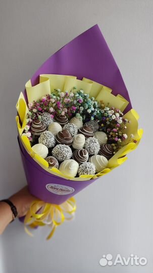 Съедобный букет из клубники