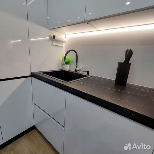 Новая угловая кухня на заказ 