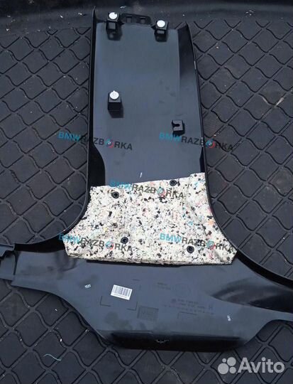 Обшивка центральной стойки правая нижняя BMW 5