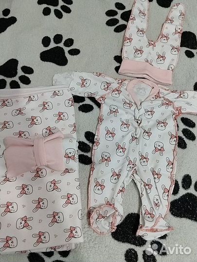 Конверт и комбинезон на выписку для девочки