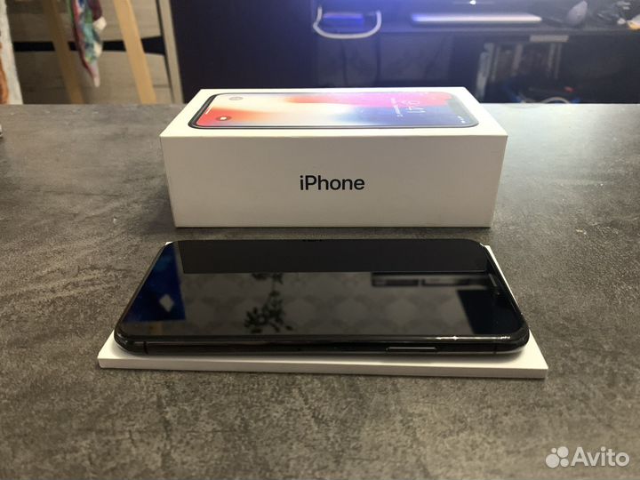 iPhone X, 64 ГБ