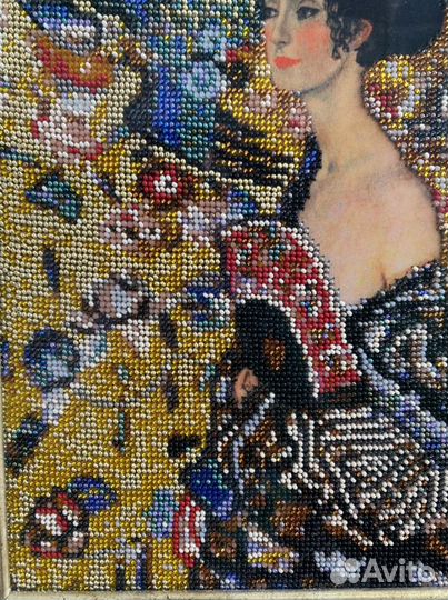 Картины «женщина с веером «вышитые бисером