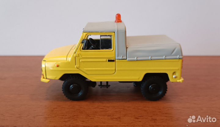 Автолегенды на службе №47 Луаз-2403 Тягач тележек