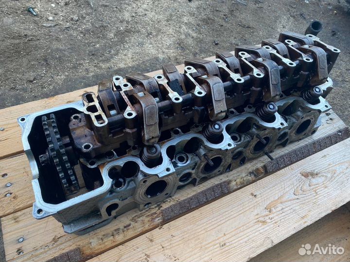 Головка блока цилиндров левая Mercedes Benz S