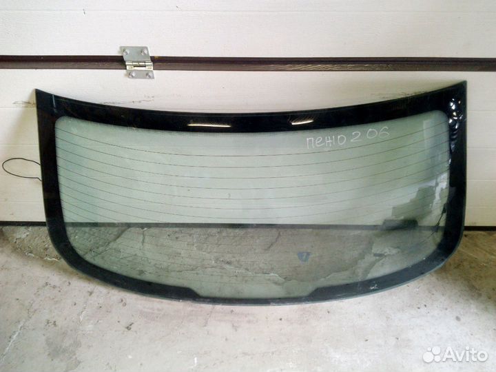 Стекло заднее Пежо 206 седан