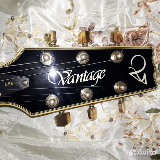 Полуакустическая гитара