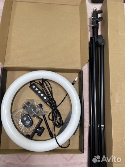 Продам цветную кольцевую лампу 26 см