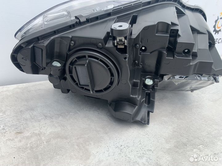 Фара левая Mercedes Ml W166 A1668205459