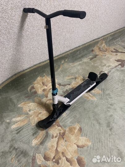 Самокат-снегокат