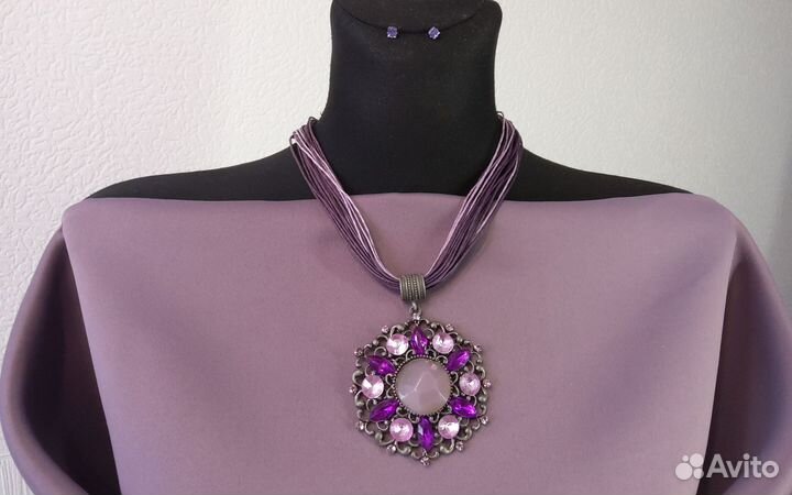 Комплект бижутерии серьги и кулон