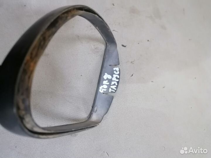 Рамка зеркала правая Ford Taurus 2 1992-1996
